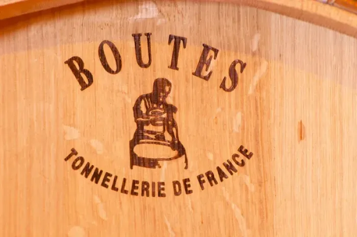 Framed Print : A barrel - Bouttes - Tonnellerie de France. The barrel maker cooper has burnt his Framed Print : A barrel - Bouttes - Tonnellerie de France. The barrel maker cooper has burnt his