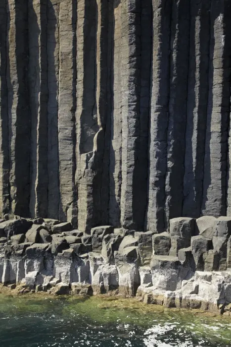 Framed Print : Basalt Columns by Fingals Cave, Staffa, off Isle of Mull, Scotland, United Kingdom