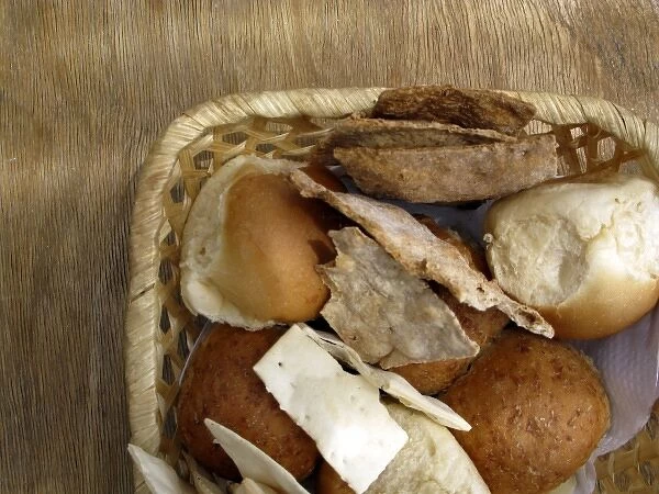 basket breads served atl ocal restaurants