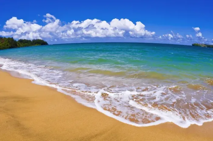 Framed Print : Empty beach and blue waters on Hanalei Bay, Island of Kauai, Hawaii Framed Print : Empty beach and blue waters on Hanalei Bay, Island of Kauai, Hawaii