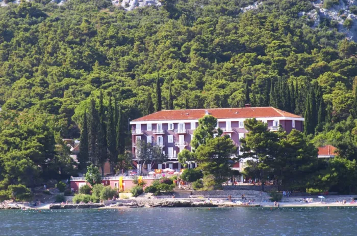 Framed Print : A beach hotel near the village. Orebic town, holiday resort on the south coast of