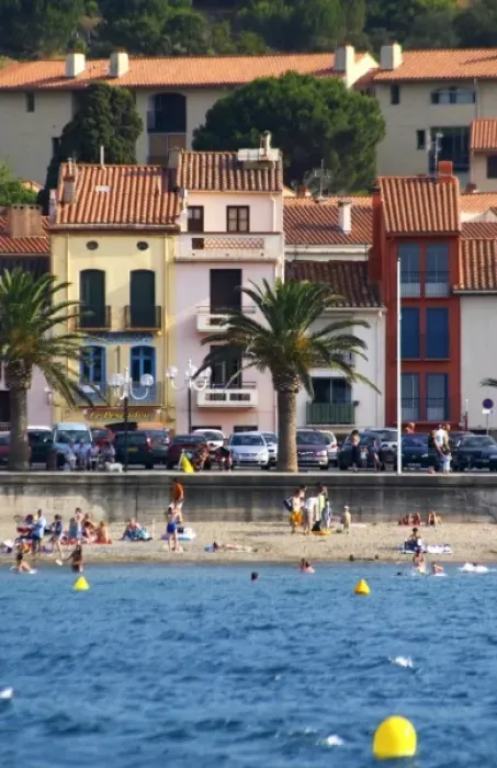 Framed Print : The beach in the village. Colourful houses along the water. Collioure. Roussillon Framed Print : The beach in the village. Colourful houses along the water. Collioure. Roussillon