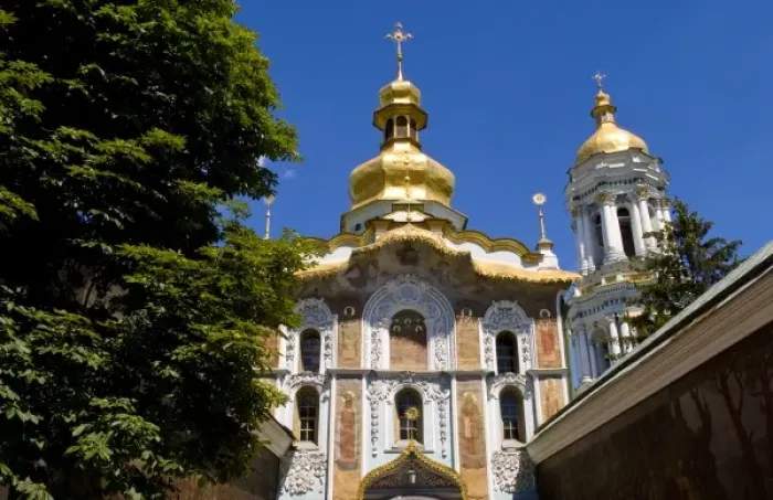 Framed Print : Beautiful entrance cathedral dome of the famous Trinity Over the Gate Church in Kiev Framed Print : Beautiful entrance cathedral dome of the famous Trinity Over the Gate Church in Kiev