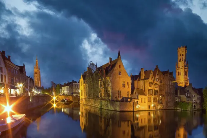 Framed Print : Belgium, Bruges. Buildings reflect in canal at twilight Framed Print : Belgium, Bruges. Buildings reflect in canal at twilight