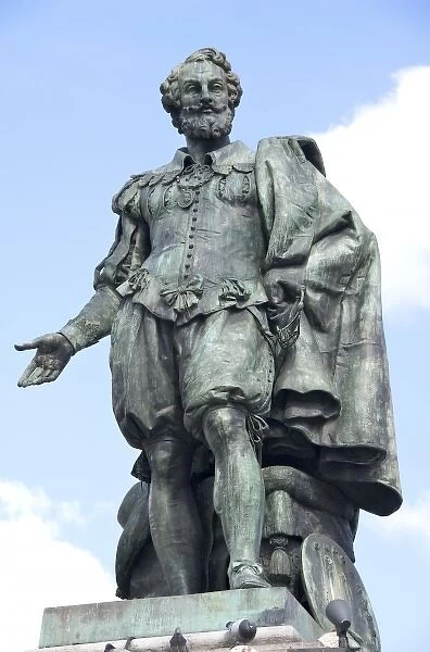 Belgium, Flanders, Antwerp Province, Antwerp, the Groenplaats or green square, Statue