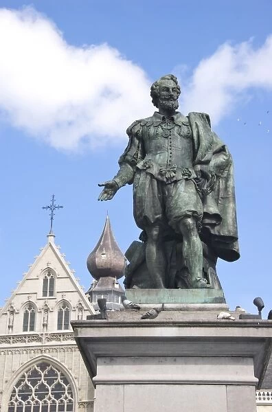 Belgium, Flanders, Antwerp Province, Antwerp, the Groenplaats or green square, Statue of Rubens