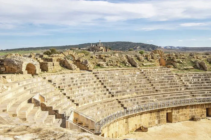 Framed Print : Ben Arous, Tunisia. The Roman Amphitheater at the Uthina Archaeological Site Framed Print : Ben Arous, Tunisia. The Roman Amphitheater at the Uthina Archaeological Site