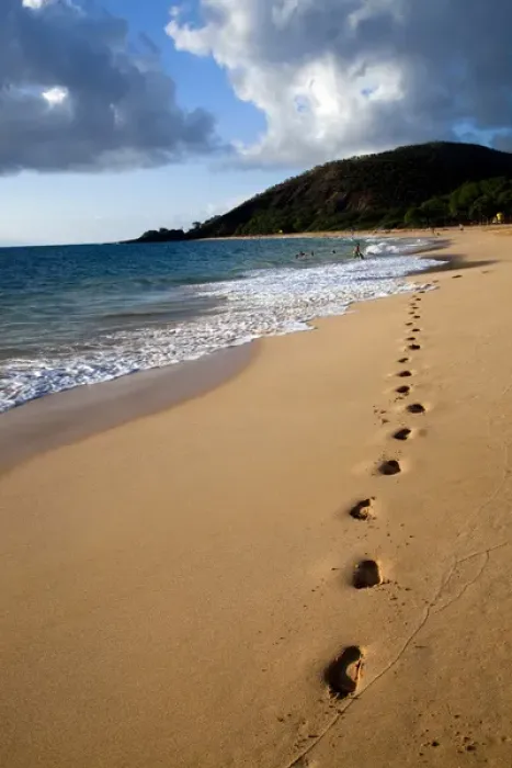 Framed Print : Big Beach, Makena on the Island of Maui, Hawaii evening light with footprints in the sand Framed Print : Big Beach, Makena on the Island of Maui, Hawaii evening light with footprints in the sand