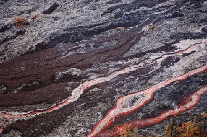 Framed Print : Big Island, Hawaii. Lava flowing from Kilauea Volcano, Hawai i Volcanoes National