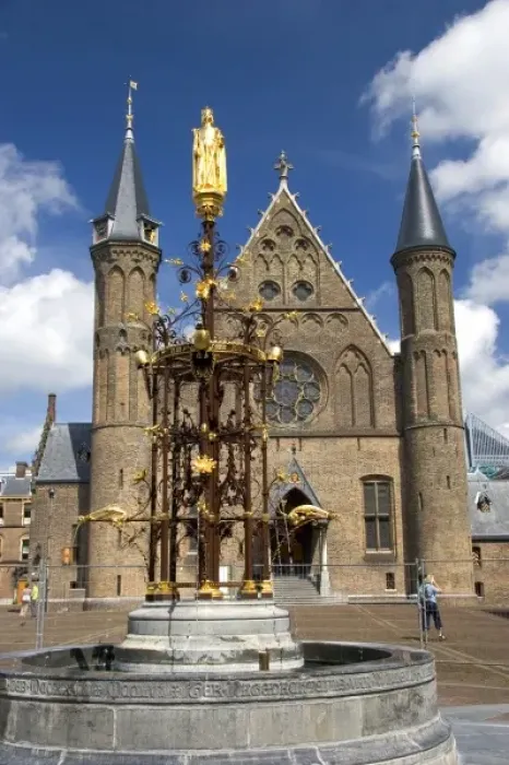 Framed Print : The Binnenhof inner court and the Knights Hall at The Hague in the province of South Holland Framed Print : The Binnenhof inner court and the Knights Hall at The Hague in the province of South Holland