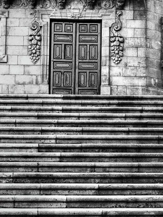 Framed Print : Blue entry door, adorned by branches of grapes, of the Casa Da Parra Santiago De Compostela or Parra House located in the Praza da Quintana de Vivos