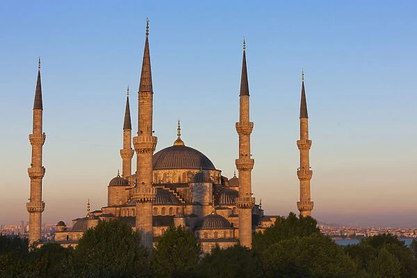 Blue Mosque at sunset, Istanbul, Turkey