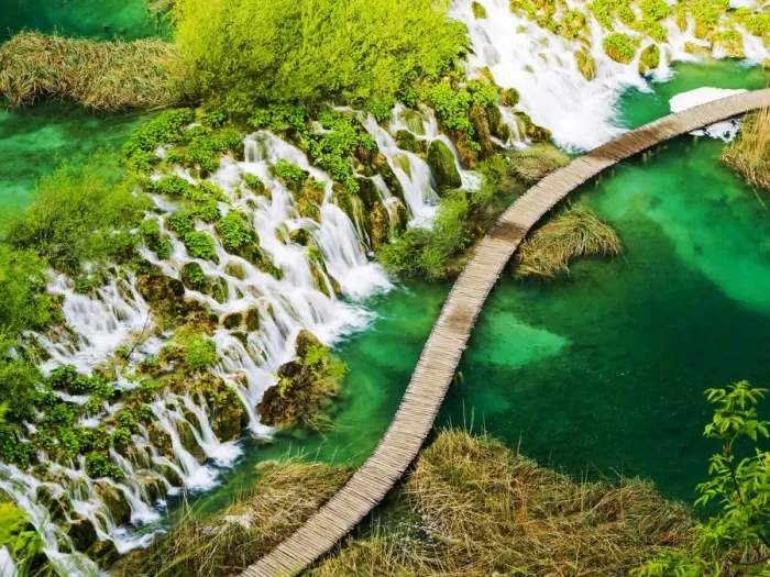 Framed Print : Boardwalk and Waterfalls in the Parco Nazionale dei laghi di Plitvice