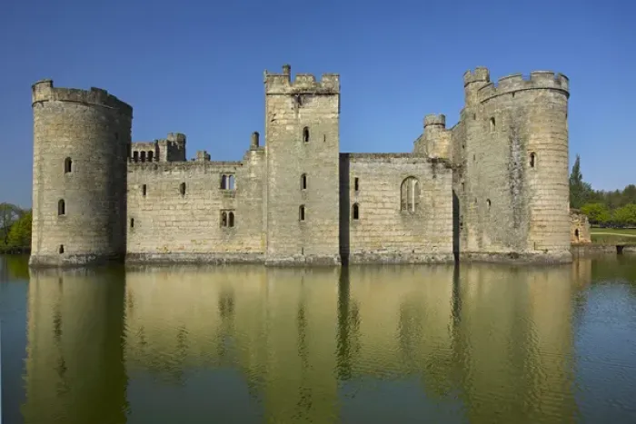 Framed Print : Bodiam Castle (1385), reflected in moat, East Sussex, England, United Kingdom