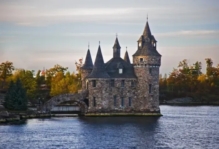 Framed Print : Boldt Castle in the 1000 Islands Region of the St. Lawrence River, New York, USA Framed Print : Boldt Castle in the 1000 Islands Region of the St. Lawrence River, New York, USA