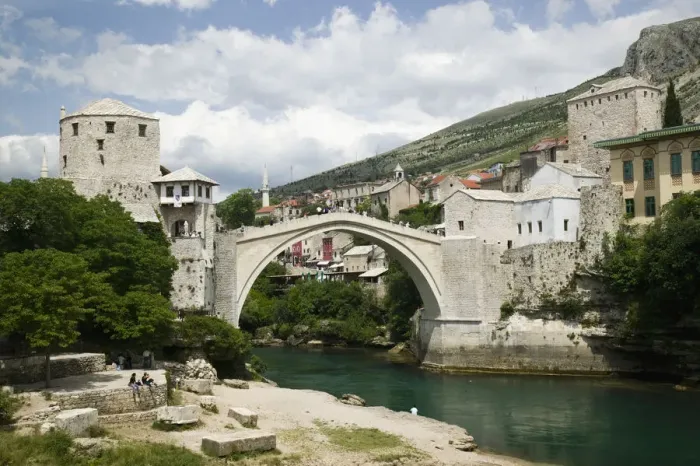 Framed Print : Bosnia-Hercegovia - Mostar. The Old Bridge Stari Most - (b. 1556 / destroyed Framed Print : Bosnia-Hercegovia - Mostar. The Old Bridge Stari Most - (b. 1556 / destroyed