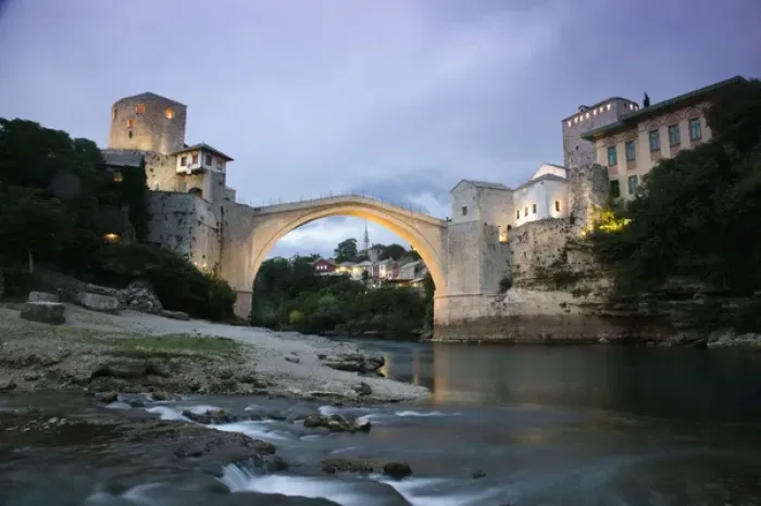 Framed Print : Bosnia-Hercegovina - Mostar. The Old Bridge Stari Most - (b. 1556 / destroyed Framed Print : Bosnia-Hercegovina - Mostar. The Old Bridge Stari Most - (b. 1556 / destroyed