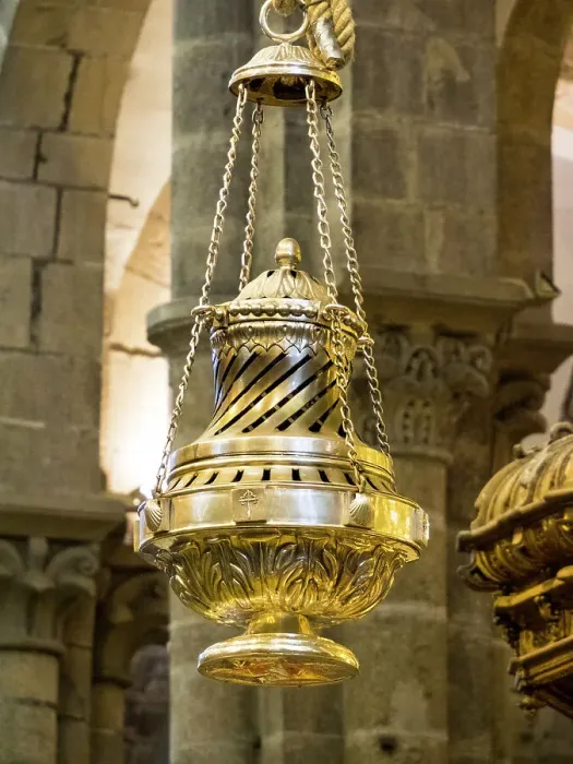 Framed Print : The Botafumeiro, famous silver thurible, that hangs in the central nave of the cathedral in Santiago de Compostela, Spain