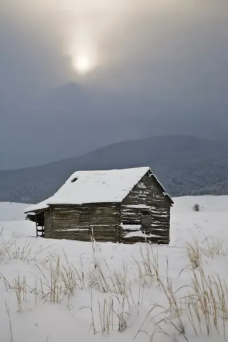 Framed Print : Bozeman, MT. An old barn sits quietly in a field amongst the freshly fallen snow Framed Print : Bozeman, MT. An old barn sits quietly in a field amongst the freshly fallen snow