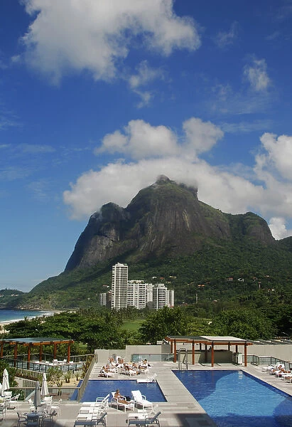 Brazil, Rio de Janeiro, Sao Conrado, view from Intercotinental Hotel on swimming pool