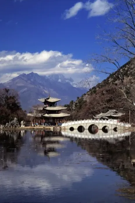 Framed Print : Bridge and pagoda in Black Dragon Pool Park, Jade Dragon Snow Mountain in the distance Framed Print : Bridge and pagoda in Black Dragon Pool Park, Jade Dragon Snow Mountain in the distance