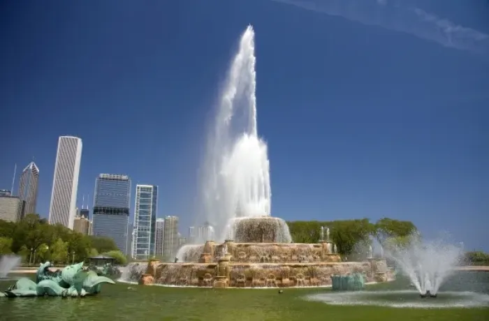 Framed Print : Buckingham Fountain located in Grant Park, Chicago, Illinois, USA