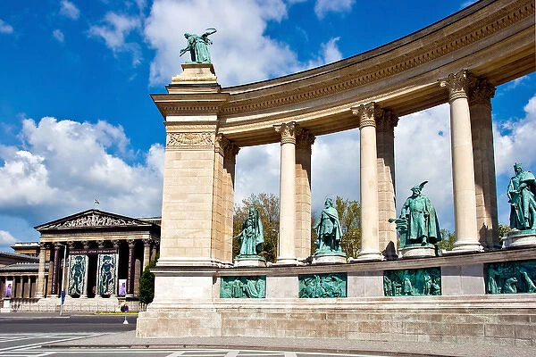 Budapest, Hungary, Heroes Square and the Museum of Fine Arts (Szepmuveszeti Muzeum)