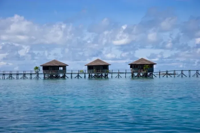 Framed Print : Three bungalows, Sipadan-Kapalai Dive Resort, Sabah, Borneo, Malaysia