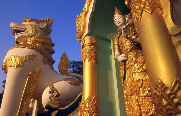 Burma (Myanmar), Rangoon (Yangon) Temple guardian to the entrance of the Shwedagon