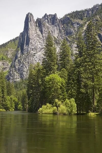 CA, Yosemite NP, Sentinel Rock and Merced River