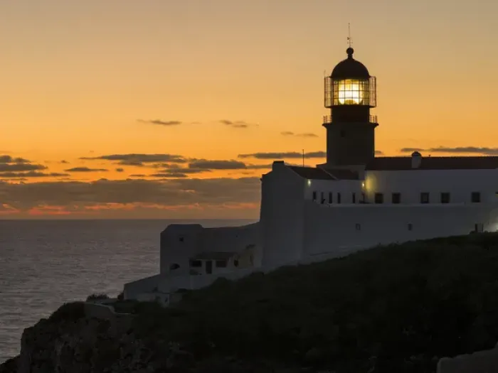 Framed Print : Cabo de Sao Vincente (Cape St. Vincent) with its lighthouse at the rocky coast of Framed Print : Cabo de Sao Vincente (Cape St. Vincent) with its lighthouse at the rocky coast of