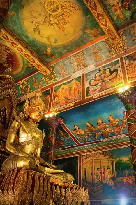 Framed Print : Cambodia. Wat Phnom is the cities highest point in Phnom Penh. Statues inside the temple Framed Print : Cambodia. Wat Phnom is the cities highest point in Phnom Penh. Statues inside the temple