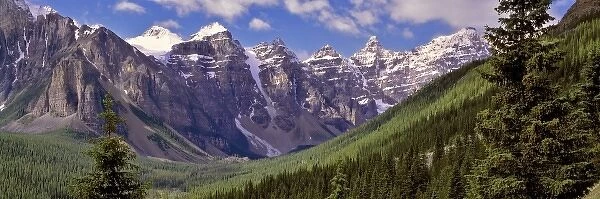 Canada, Alberta, Banff NP. The Valley of the Ten Peaks is the gateway to beautiful