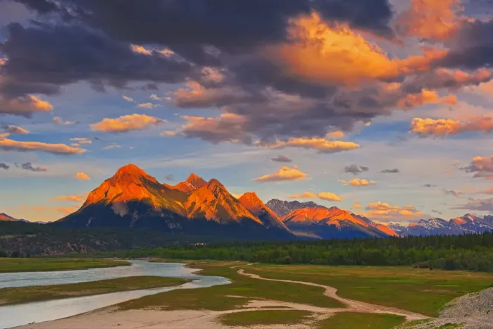 Framed Print : Canada, Alberta. Canadian Rocky Mountains and Abraham Lake at sunrise Framed Print : Canada, Alberta. Canadian Rocky Mountains and Abraham Lake at sunrise