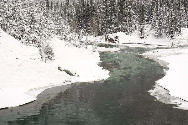 Canada, Banff, Bow River Falls Park, Snowy detail on Spray River