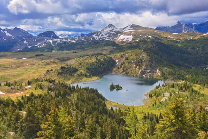 Framed Print : Canada, British Columbia, Rock Isle Lake. Mountain and lake landscape Framed Print : Canada, British Columbia, Rock Isle Lake. Mountain and lake landscape