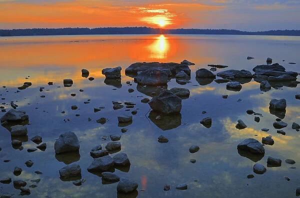 Canada, Bruce Peninsula. Sunset on Berford Lake