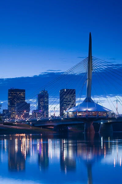 CANADA-Manitoba-Winnipeg: Esplanade Riel Pedestrian Bridge  /  Evening
