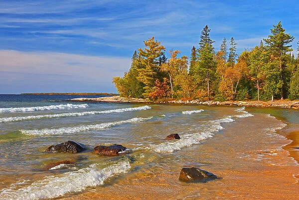Canada, Ontario, Lake Superior Provincial Park. Lake Superior shoreline at Katherine Cove