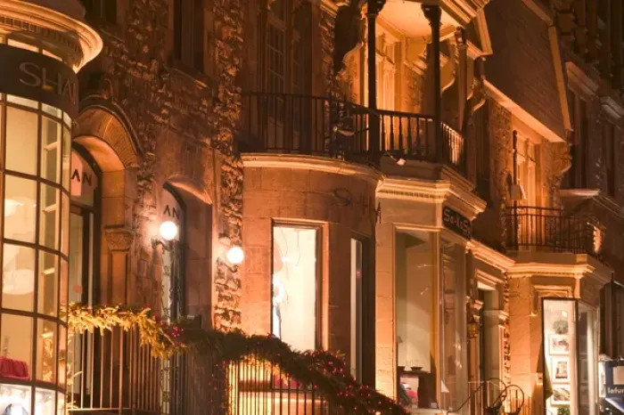 Framed Print : Canada-Quebec-Montreal: Evening View of Crescent Street rue Crescent / Winter Framed Print : Canada-Quebec-Montreal: Evening View of Crescent Street rue Crescent / Winter