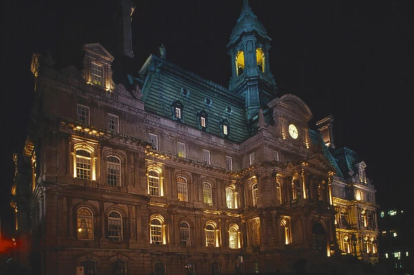 Canada, Quebec, Montreal, Montreal City Hall (Hotel de Ville) at night