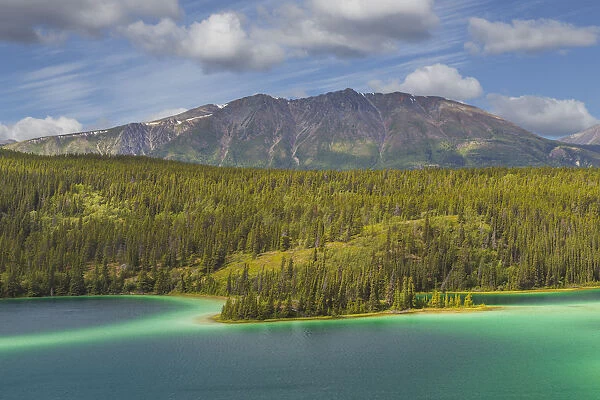 Canada, Yukon Territory, Emerald Lake north of Carcross Credit as: Don Paulson  / 