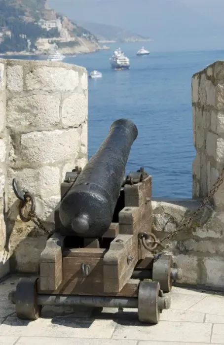 Framed Print : Cannon on the wall. Dubrovnik. Croatia Framed Print : Cannon on the wall. Dubrovnik. Croatia