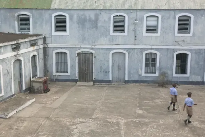 Framed Print : Caribbean, GRENADA, St. Georges Fort George Inner Courtyard with Policemen (NR)