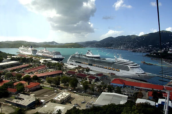 Caribbean, U. S. Virgin Islands, St. Thomas, Charlotte Amalie, Paradise Point. St. Thomas Skyride