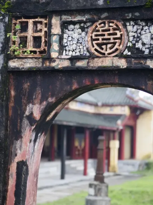 Framed Print : Carved arch inside the Imperial Palace, in Hue, Vietnam Framed Print : Carved arch inside the Imperial Palace, in Hue, Vietnam