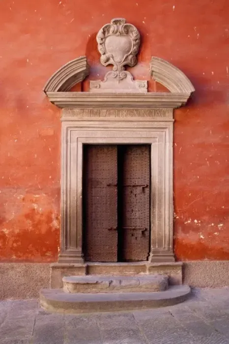 Framed Print : Castelnuovo di Garfagnana, Tuscany, Italy - An ornate, old world doorway
