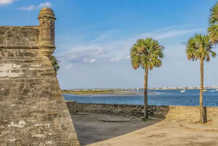 Framed Print : Castillo de San Marco, St. Augustine, Florida. Fort was built by the Spaniards in 1672. Became a US national monument in 1924 Framed Print : Castillo de San Marco, St. Augustine, Florida. Fort was built by the Spaniards in 1672. Became a US national monument in 1924