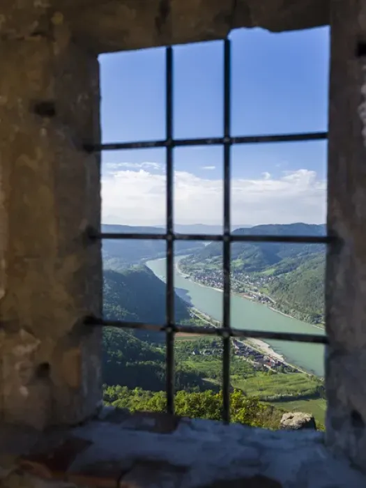 Framed Print : The castle ruin Aggstein high above the Danube in the Wachau. The Wachau is a famous vineyard