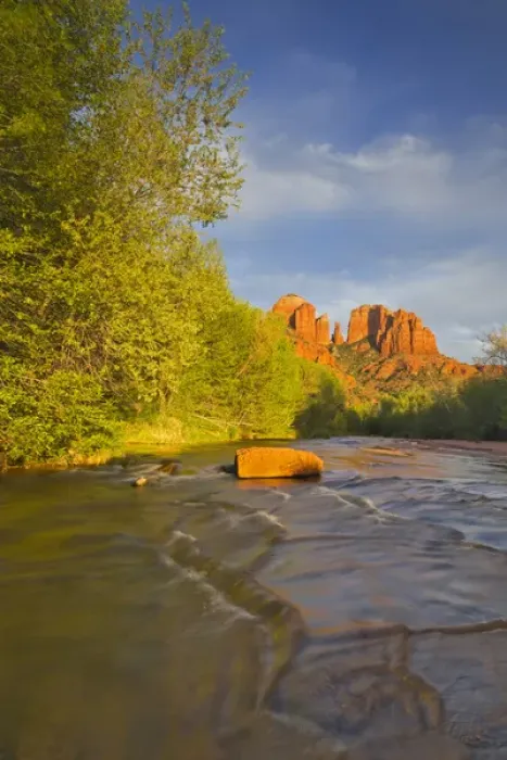 Framed Print : Cathedral Rocks reflect into Oak Creek from Red Rock Crossing in Sedona, Arizona, USA Framed Print : Cathedral Rocks reflect into Oak Creek from Red Rock Crossing in Sedona, Arizona, USA